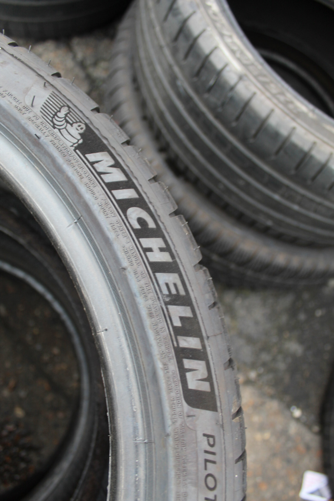 225 40 18 Michelin, Pilot Sport 4, XL 92Y, x1 Single Tyre 6.5mm (F1_tyres) L2475