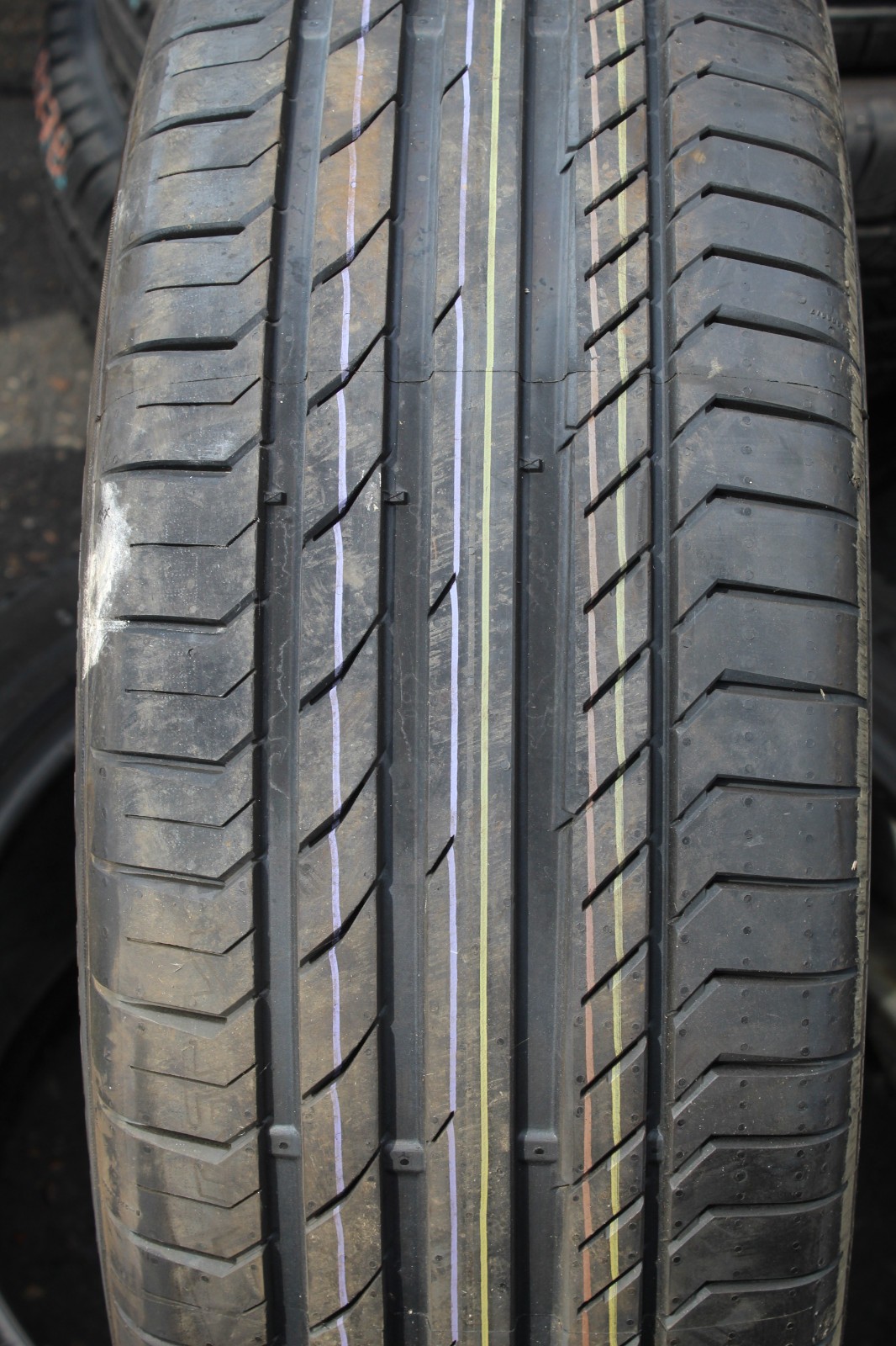 New 235 55 18 Continental, CSC 5, C-Seal, 100V, x1 Single Tyre (F1_tyres) L3700