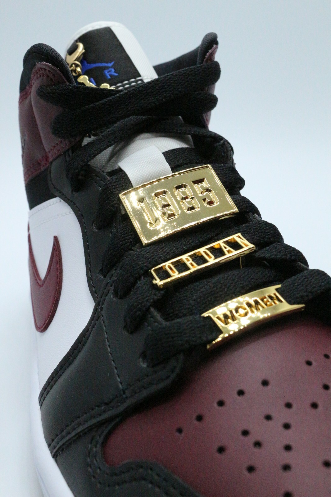 Nike Air Jordan 1 Mid SE Maroon Black Gold CZ4385016 Womens Sizes 6.511 |  EBG
