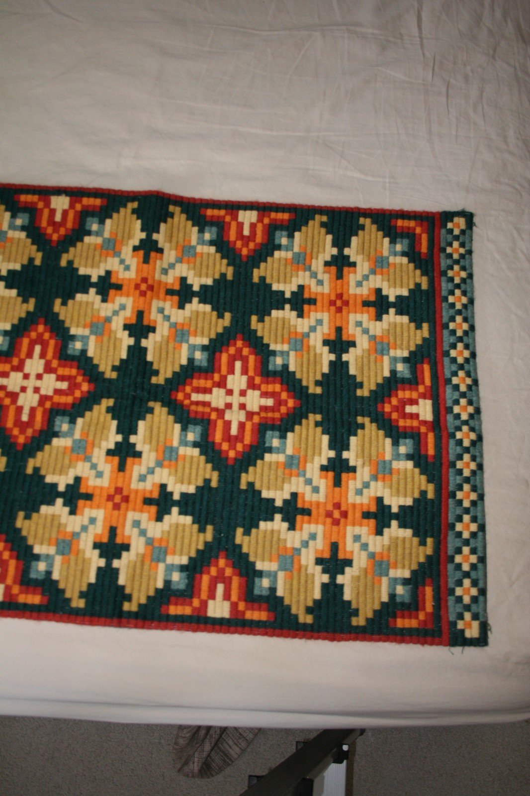 Hand Woven Wool Rug Crewel Stitch Wool NM   19 3/4