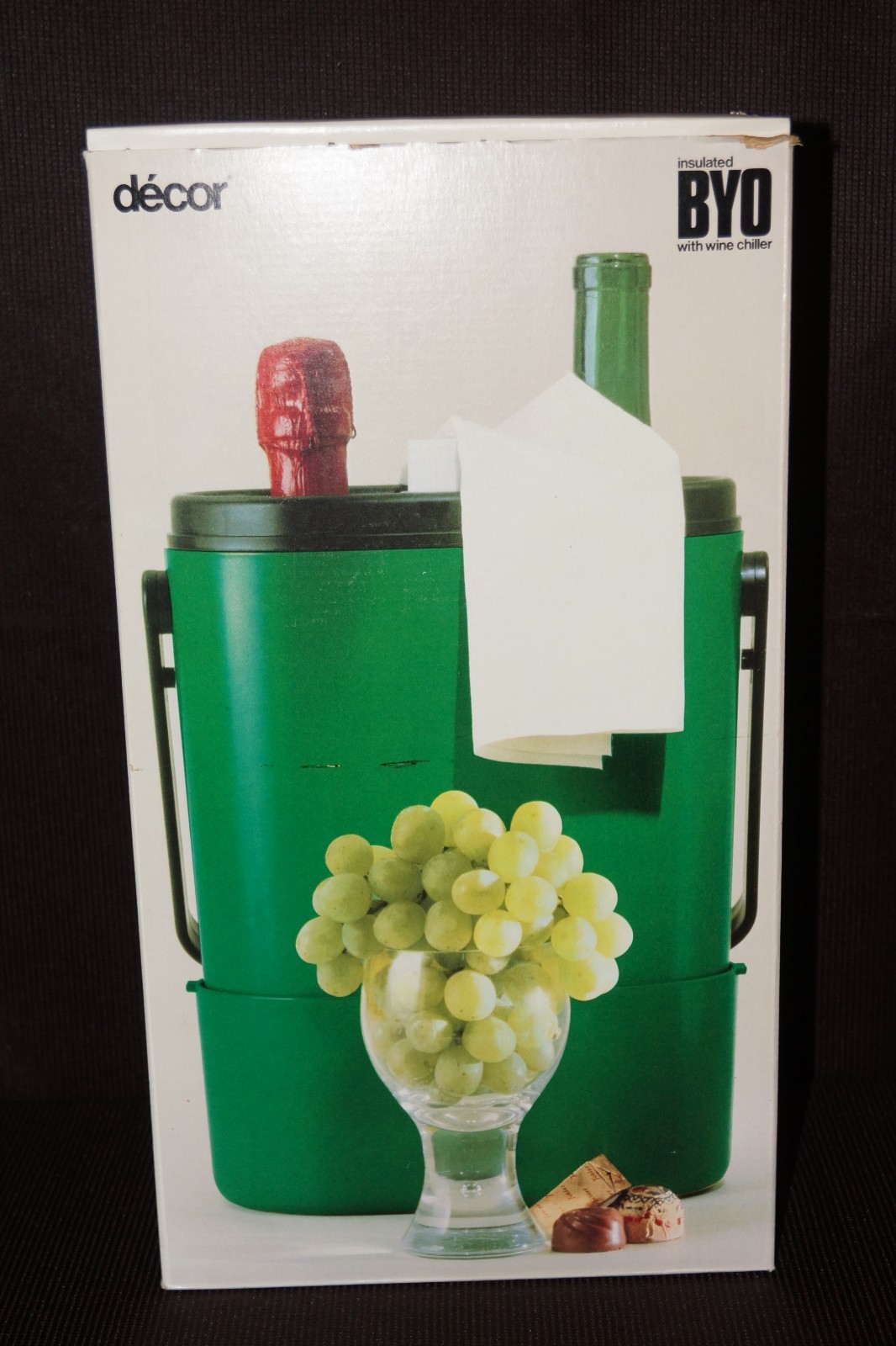 WINE PICNIC COOLER. NEW IN BOX. NEVER BEEN USED