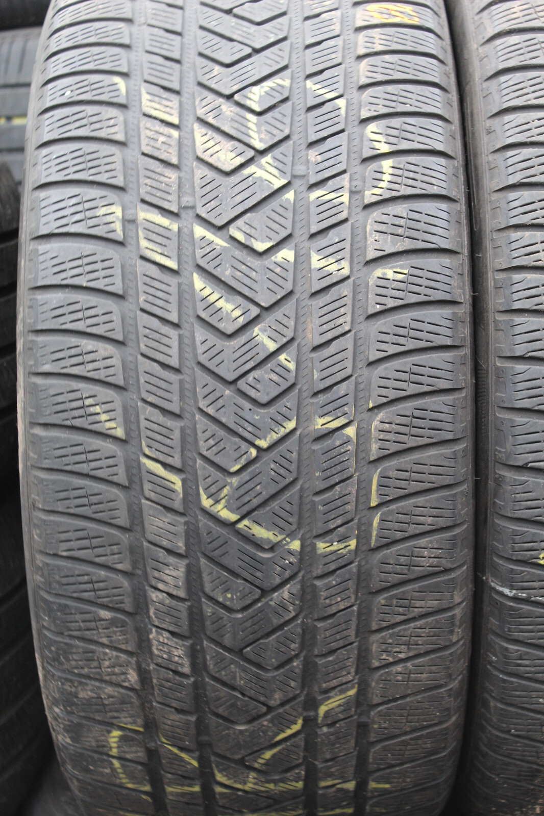 295 40 21 Pirelli, Scorpion Winter, M+S, 111V, x2 A Pair 4.7mm (F1_tyres) L3101