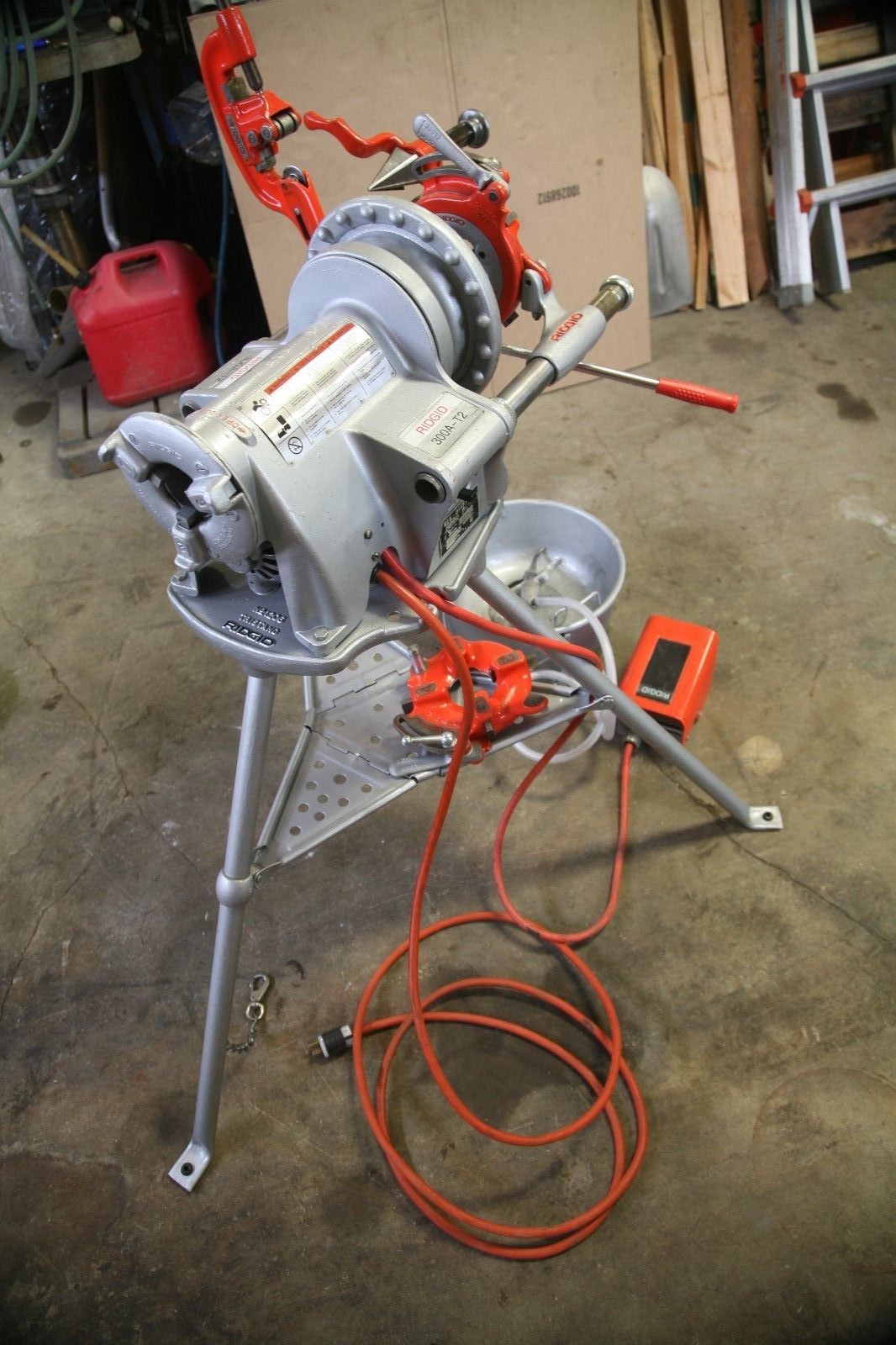 Ridgid Pipe Threader 300 T-2 Complete Carriage stand Dies