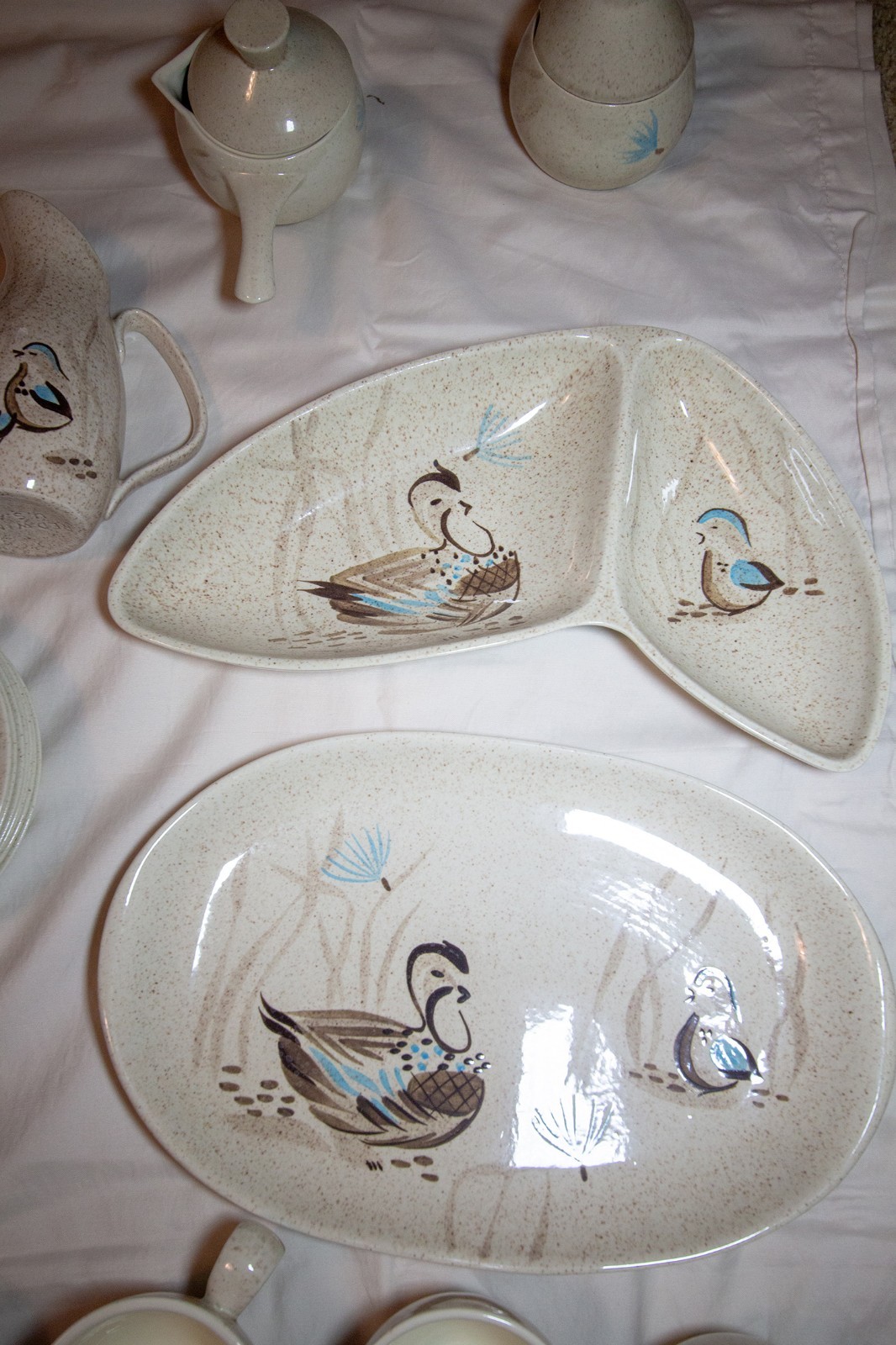 Red Wing Dinnerware Set: Bob White Pattern (1955)