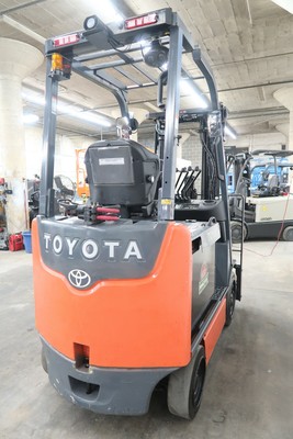 2015' Toyota 8FBCU25, 5,000# Electric Forklift, 48 Volt Battery, 3 Stage, 4 Way