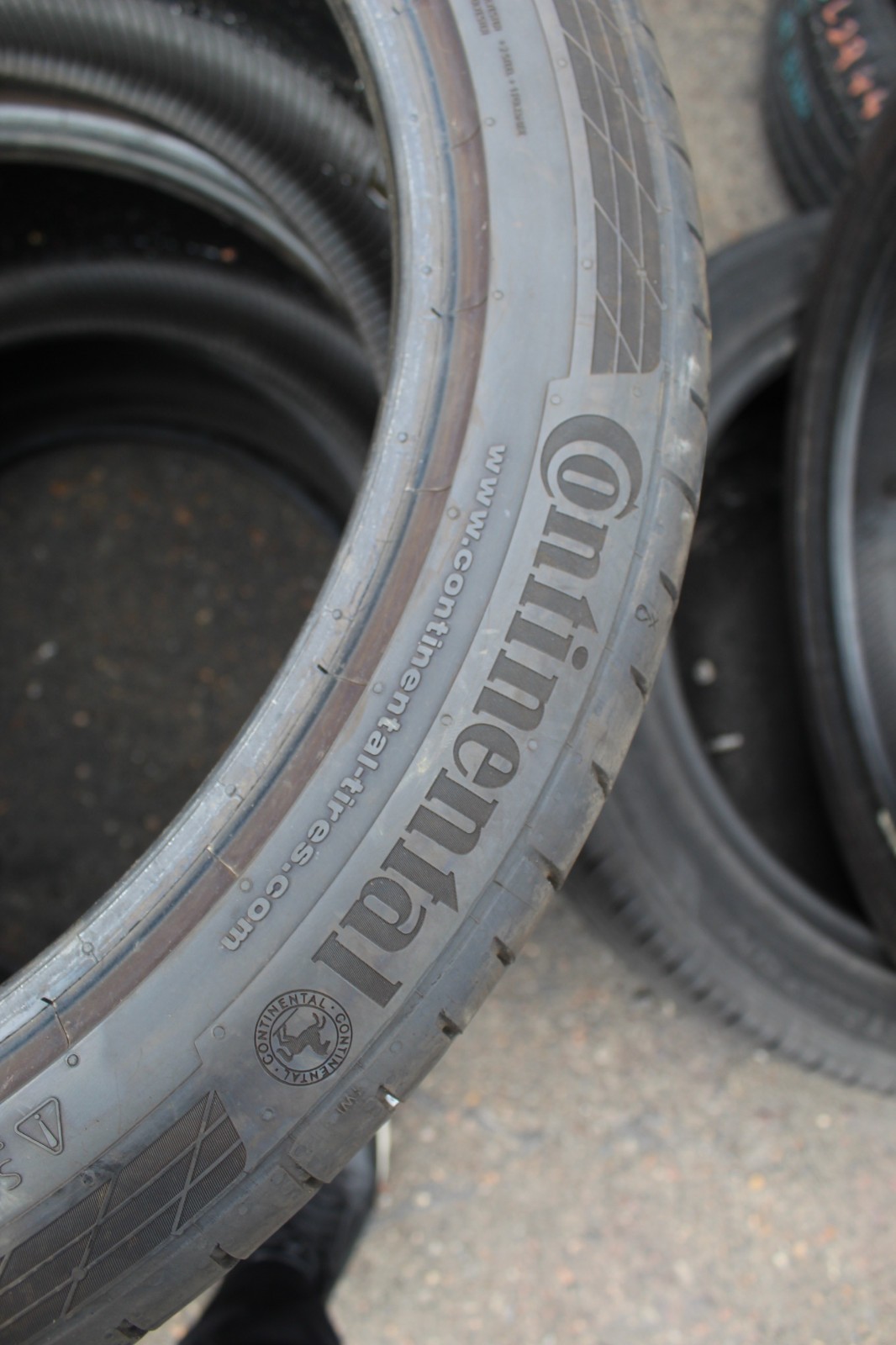 255 40 20 Continental, CSC 5, XL, 101V, x2 A Pair 5.5mm (F1_tyres) L3607