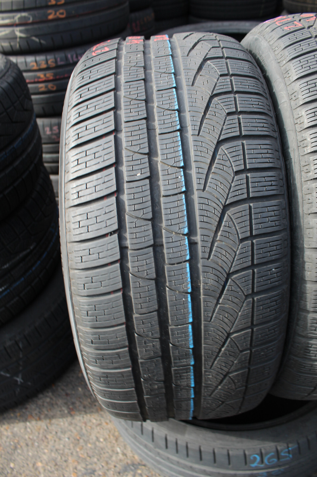 275 40 20 Pirelli, Winter, XL, M+S, 106W, x2 A Pair, 7.0mm (f1_tyres) FOD L1578