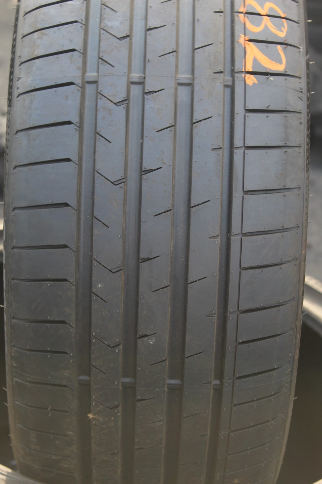 New 235 40 18 Lanvigator, CatchPower +, XL, 95Y, x1 Single Tyre (F1_tyres) YD082