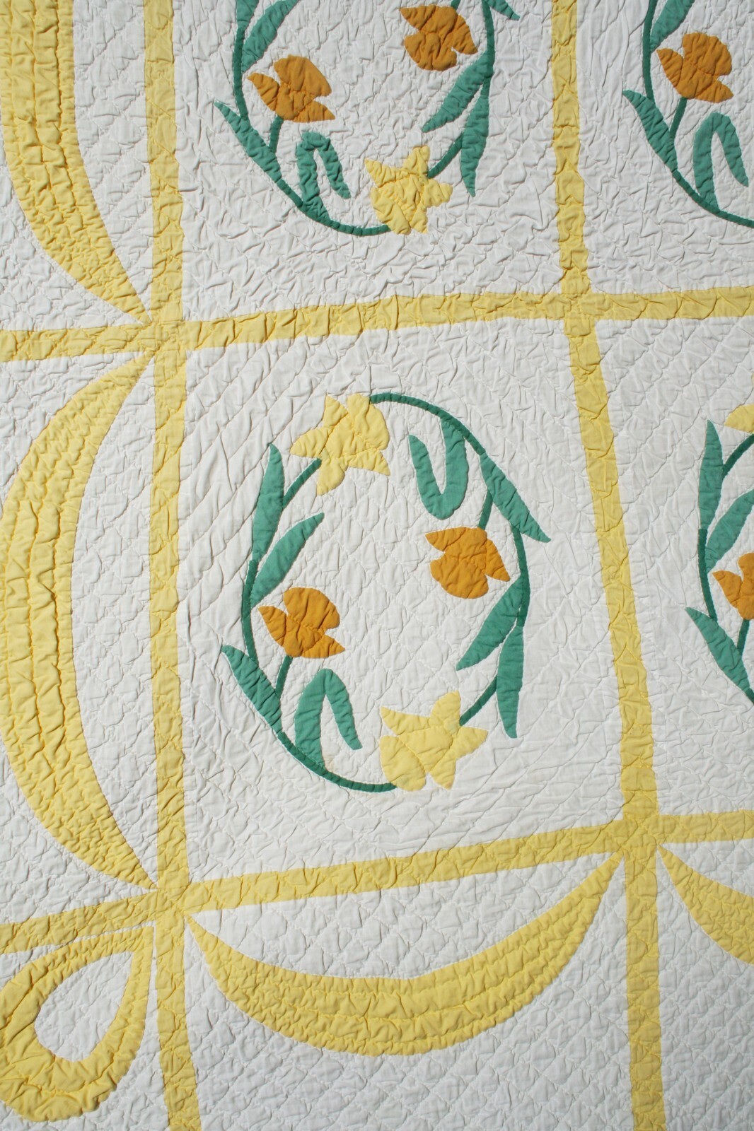 Antique Quilt, Floral Wreath Applique, 89