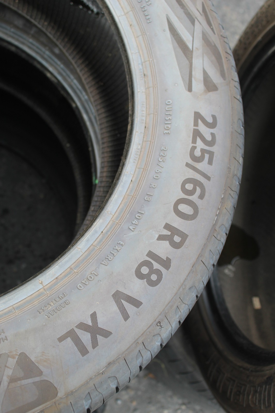 225 60 18 Continental, Eco Contact 6, XL, 104V, x2 A Pair 5.5mm (F1_tyres) L3624