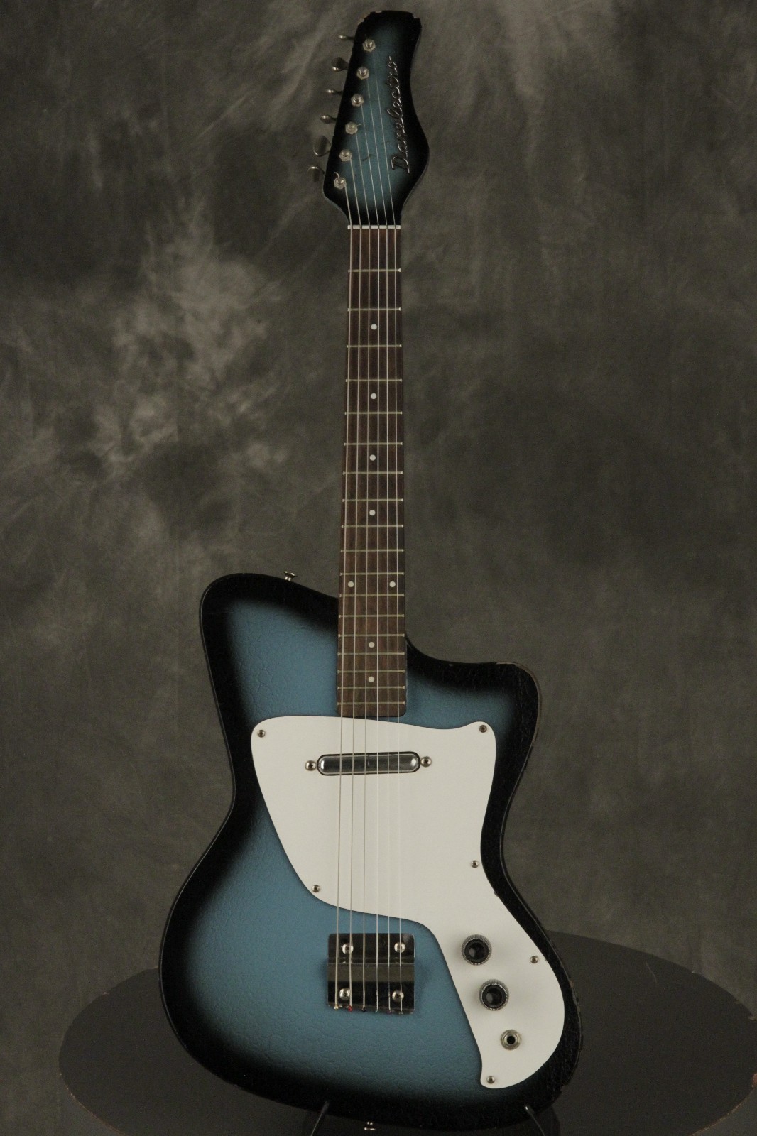 RARE original 1967 Danelectro HAWK Blue Burst Crackle finish!!!