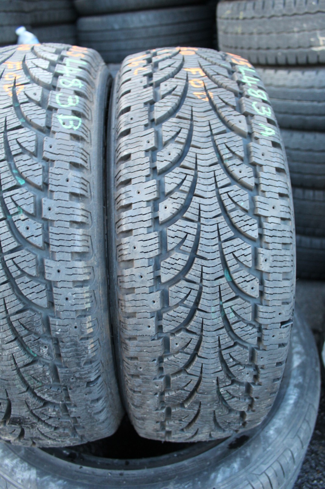 New 215 60 16c Pirelli, Winter Chrono, 103/101R, x2 A Pair (F1_tyres) FOD L483