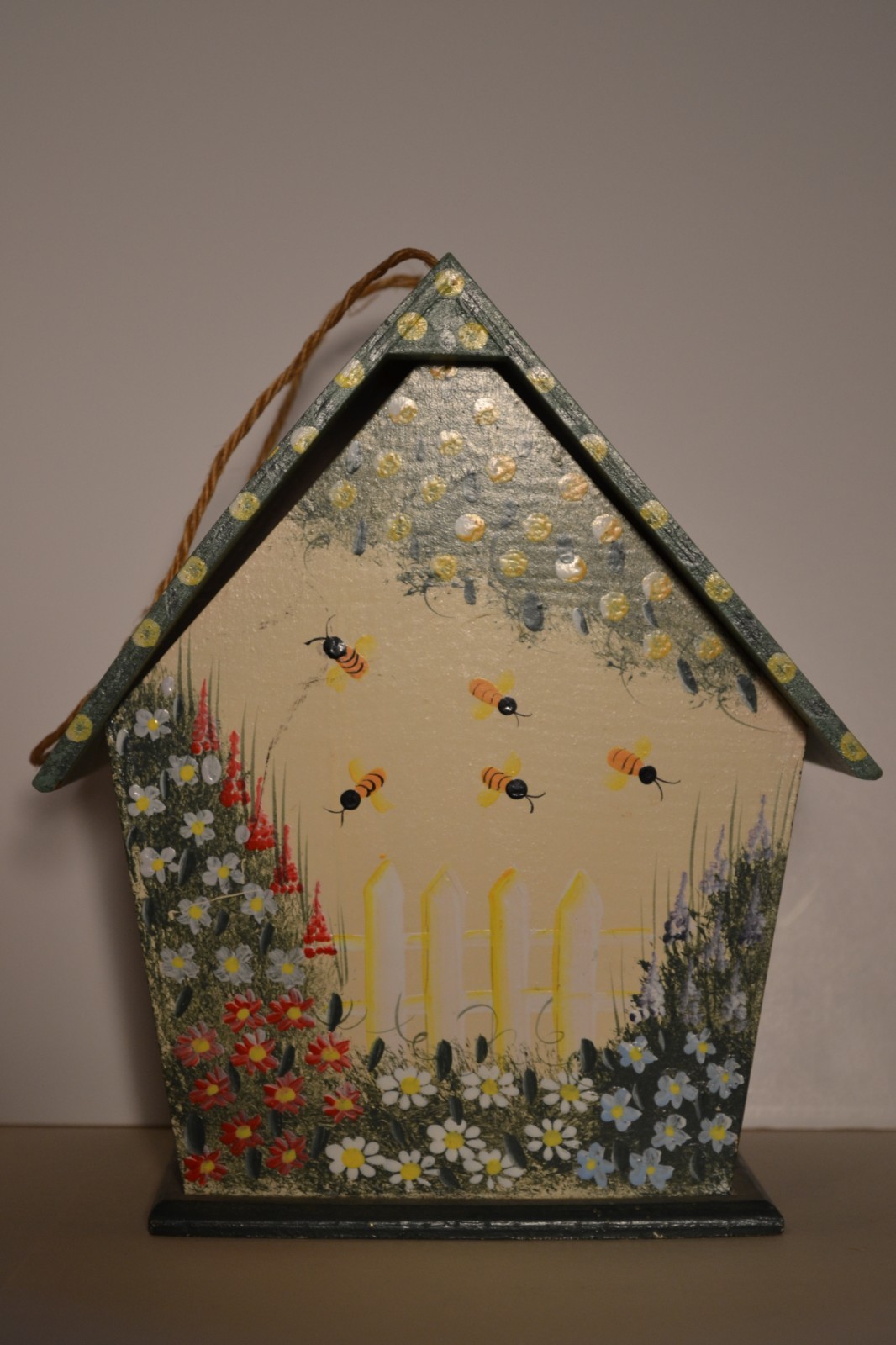 WOODEN BUTTERFLY HOUSE HAND PAINTED Garden Bees Bird House 8 1/2