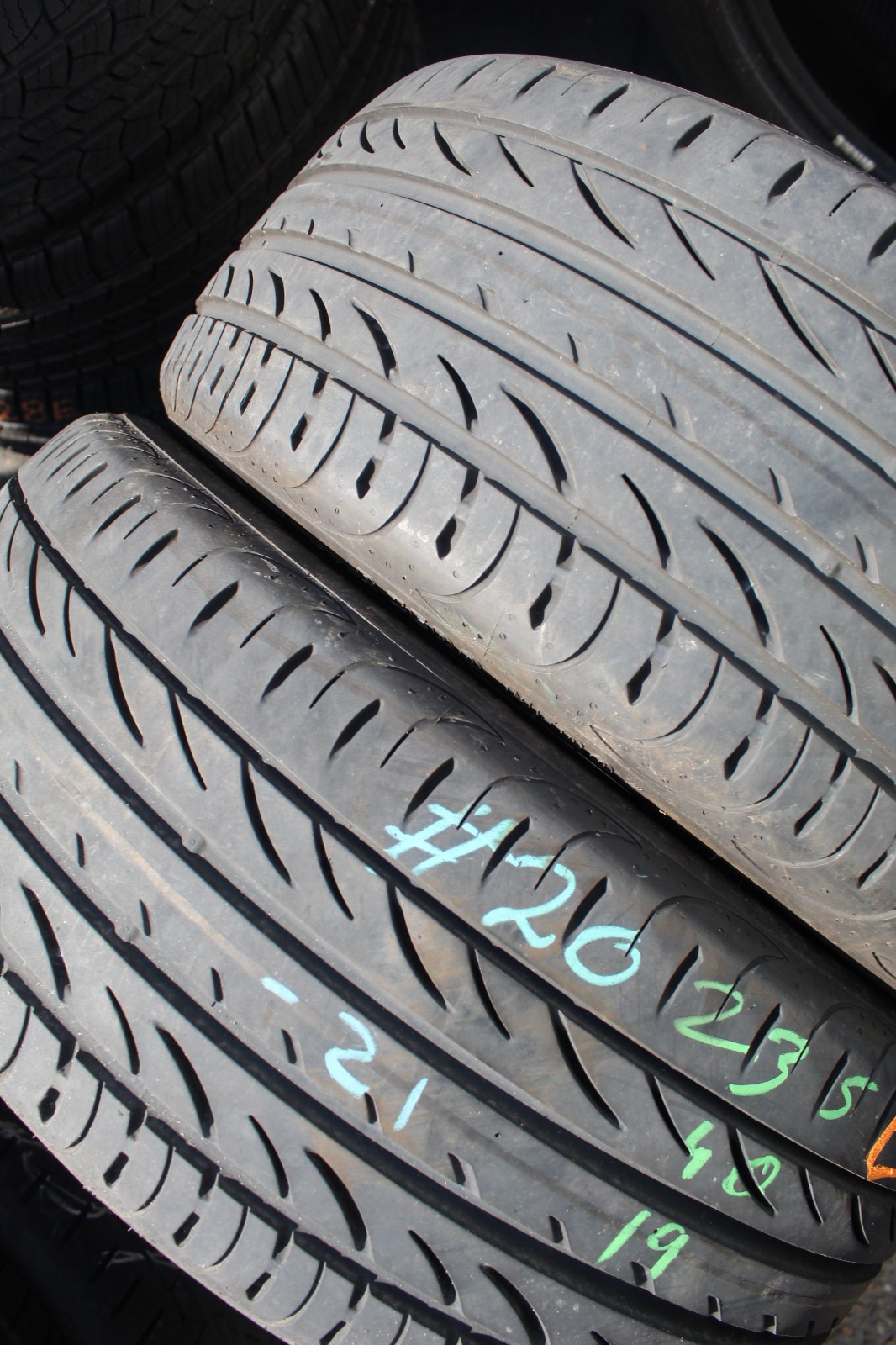 235 40 19 Pirelli, P Zero Nero, 96Y, x2 A Pair 6.2mm (F1_tyres) L3797