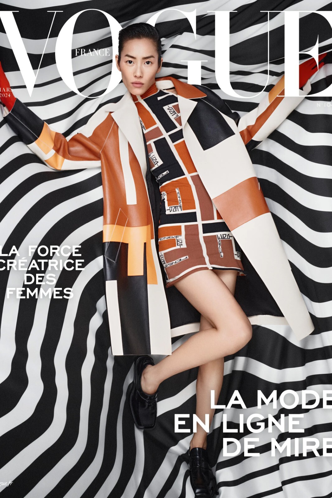 女性情報誌 Vogue France December 2021/January 2022 Vogue France, September 2025 Issue. Photographer