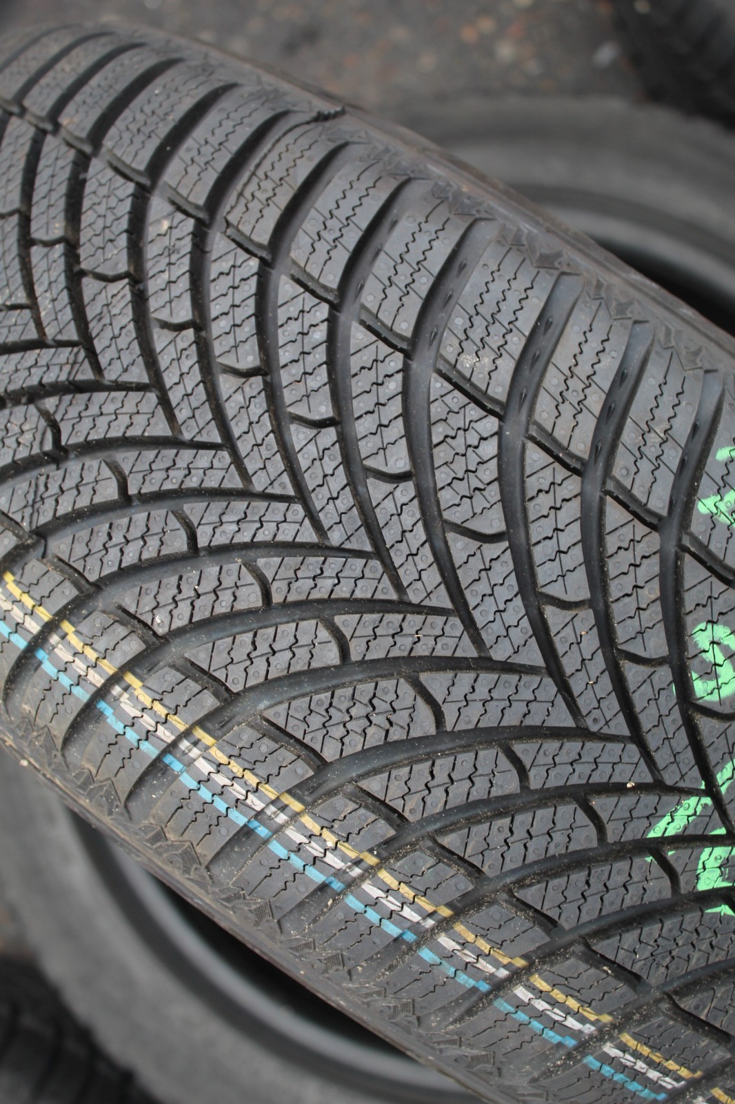 New 215 55 16 Semperit, Winter, M+S, 93H, x1 Single Tyre (F1_tyres) L3682