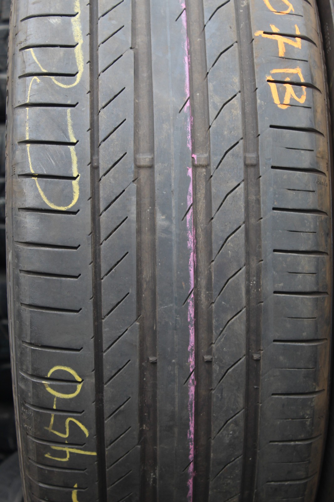 255 40 20 Continental, CSC 5, XL, 101V, x2 A Pair 5.5mm (F1_tyres) L3607