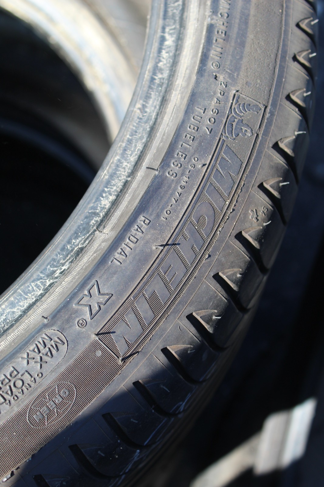 275 35 19 Michelin, RunFlat, MOE, ZP, XL, 100Y, x2 A Pair 5.0mm (F1_tyres) L3739