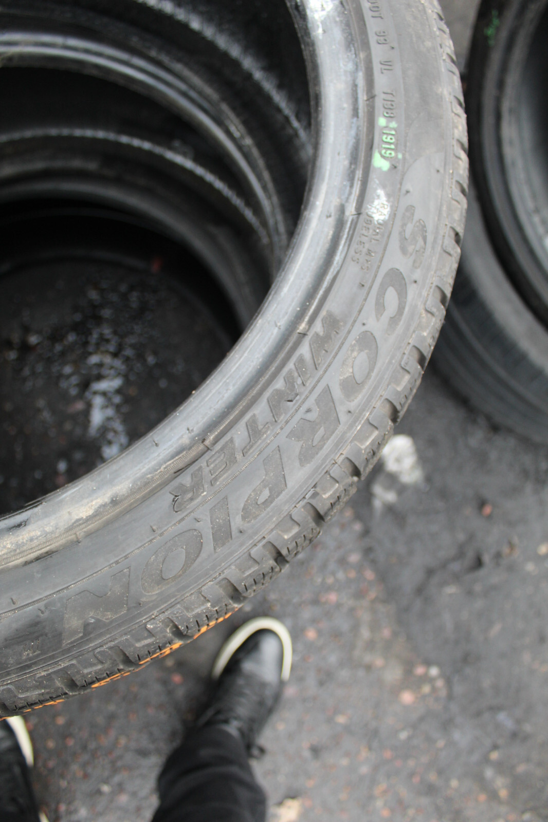 255 40 19 Pirelli, Winter, M+S, XL, 100H, x2 A Pair 6.1mm (F1_tyres) FO L3257