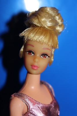 Vintage Barbie Francie - Never Played with +Original Wrist Tag-Grownin Hair