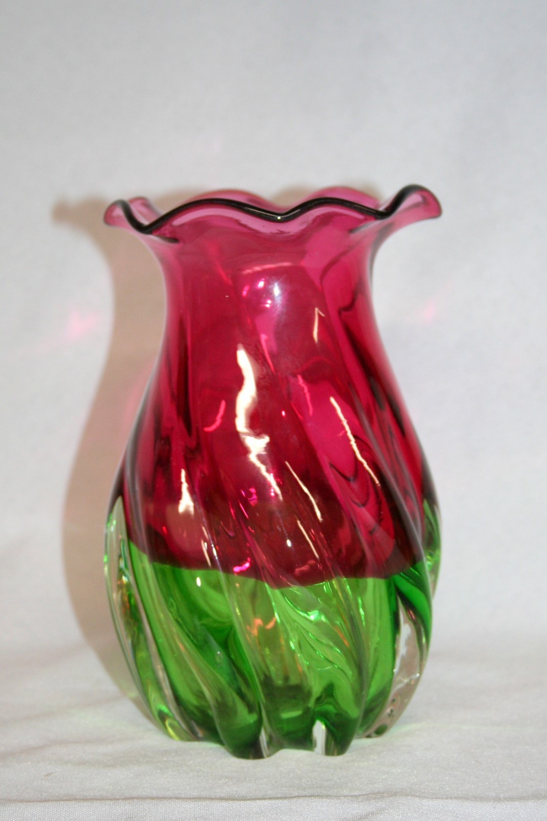 Vintage Hand Blown Teleflora Gift Cranberry Pink And Green Swirl Glass Vase 7.5