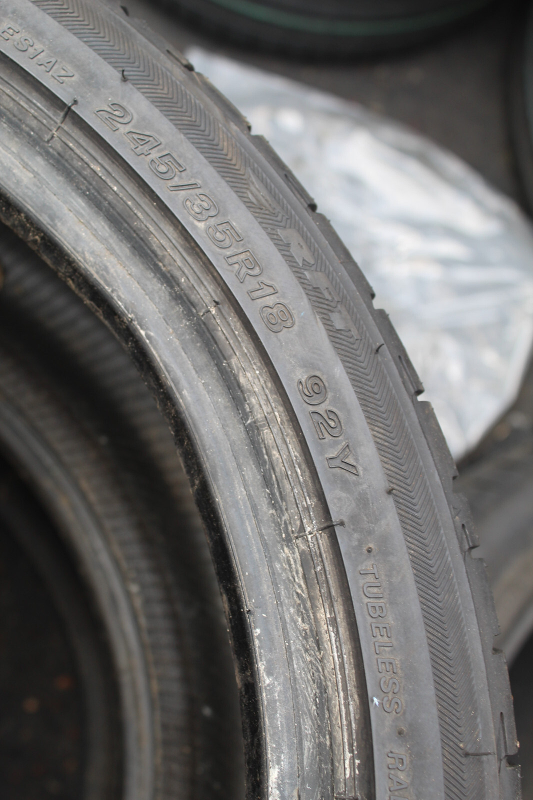 245 35 18 Bridgestone, RunFlat, Star, XL, 92Y, x2 A Pair 6.3mm (F1_tyres) L3489