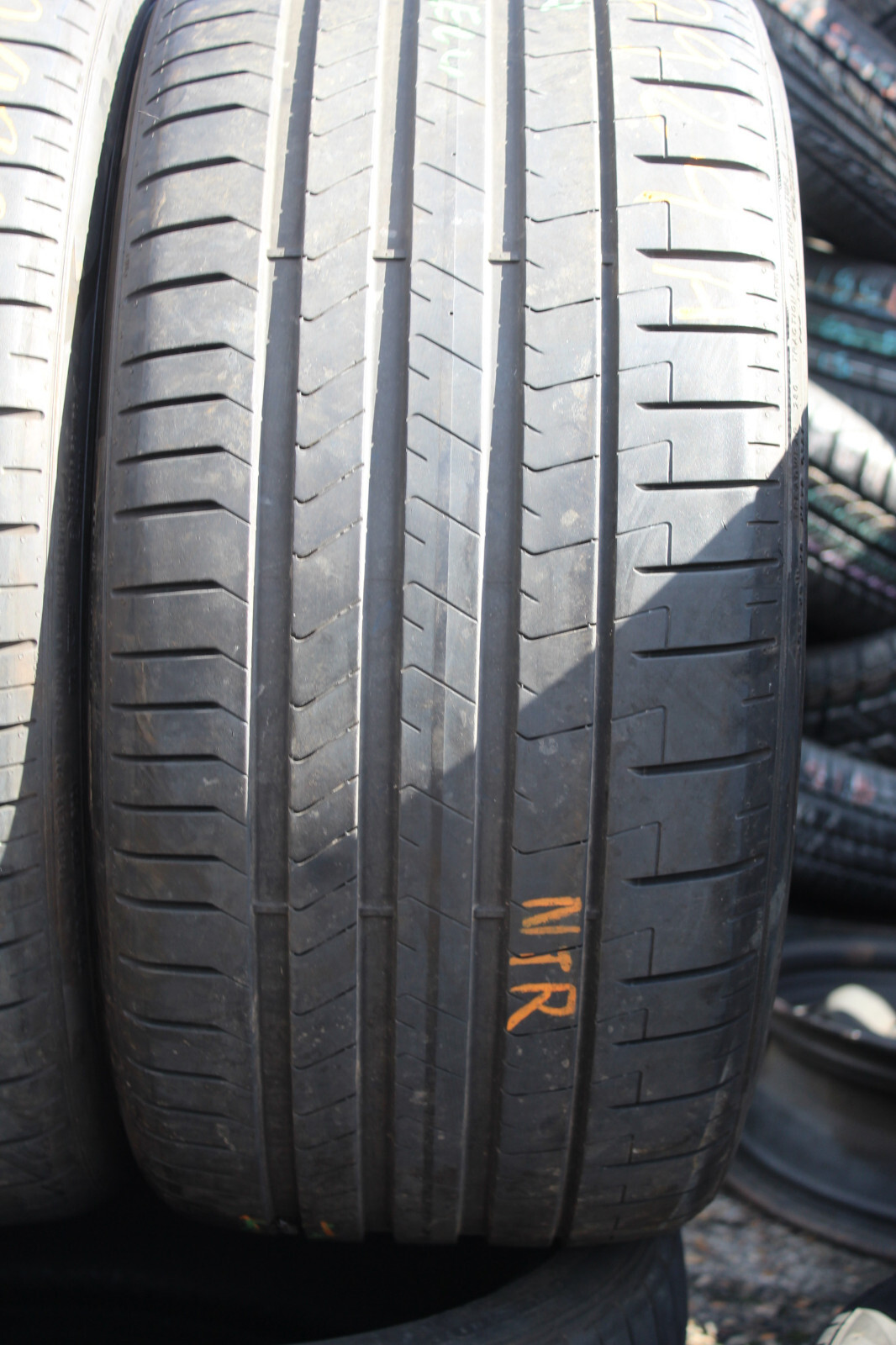285 30 22 Pirelli, P Zero, AO, 110V, x2 A Pair 6.0mm (F1_tyres) L2929