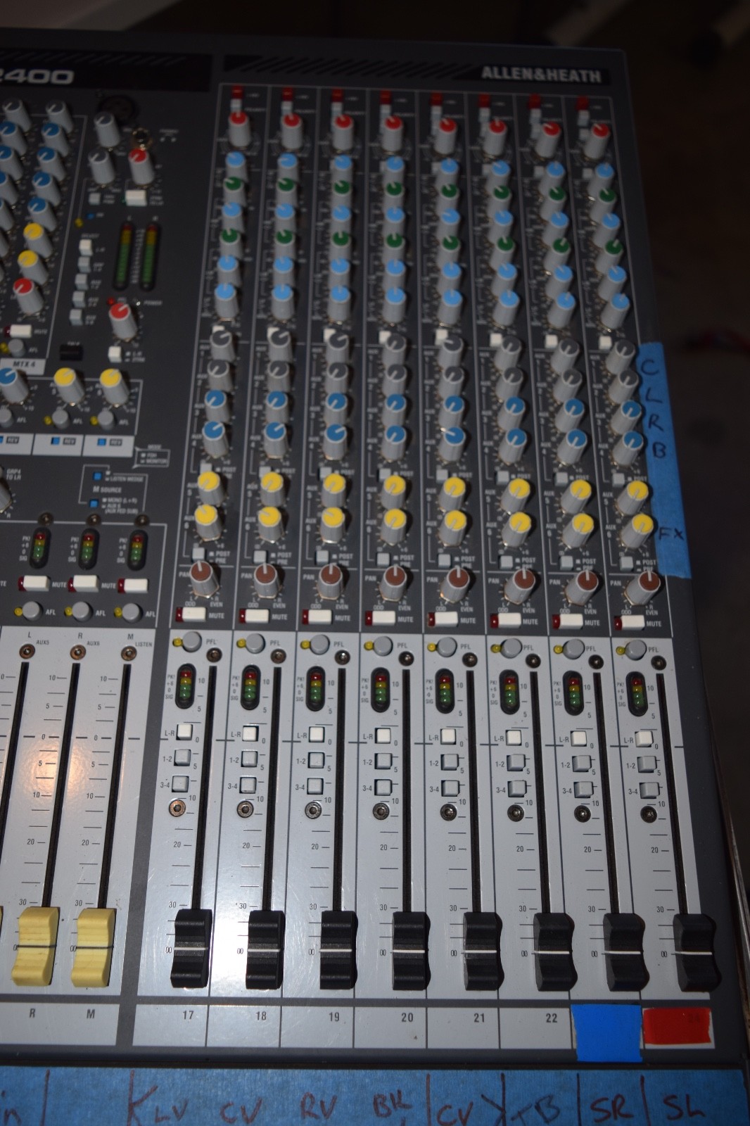 ALLEN & HEATH GL2400 - 24