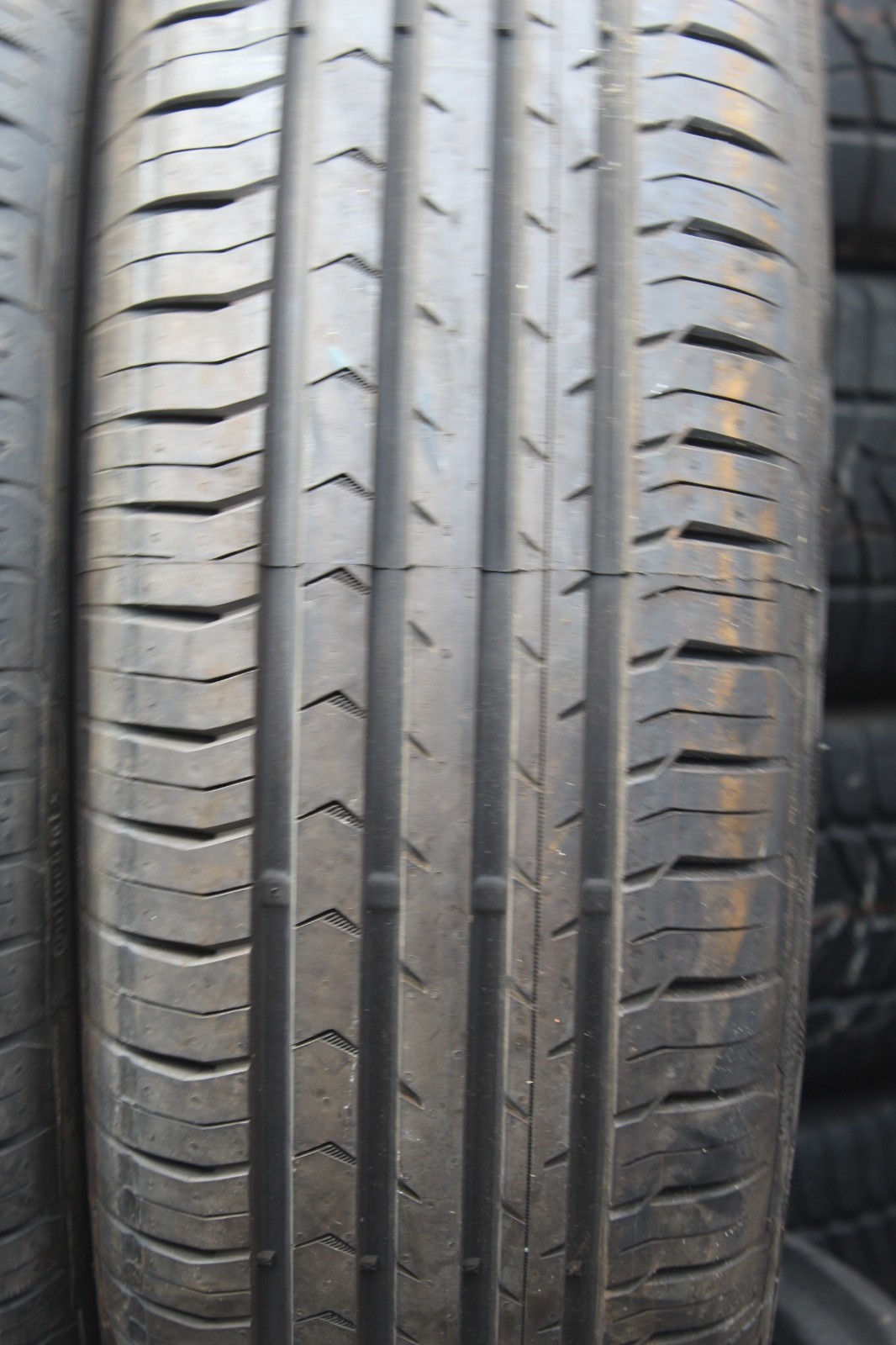New 235 65 17 Continental, C Premium Contact 5, 104V, x1 Tyre (F1_tyres) L3710