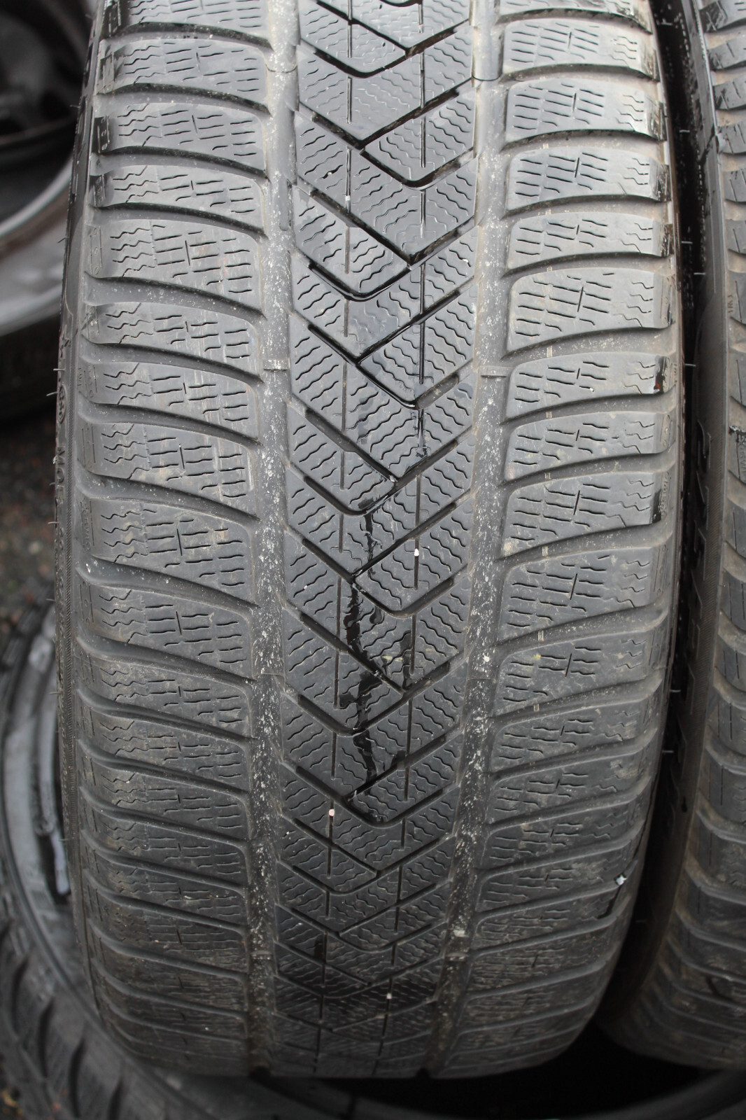 275 35 19 Pirelli, Winter, RunFlat MOE 100V, x2 A Pair 5.7mm (F1_tyres) FO L3007