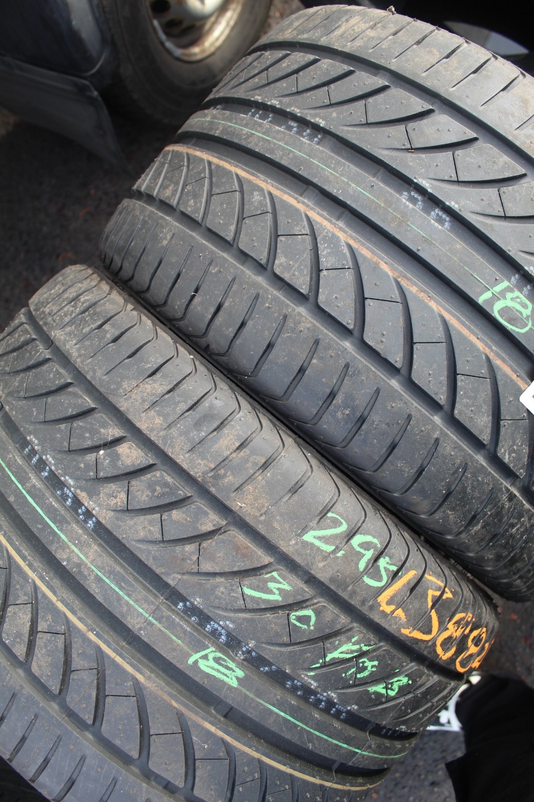 New 295 30 18 Bridgestone, Potenza S02A, 98Y, x1 Tyre (F1_tyres) FOB L3882