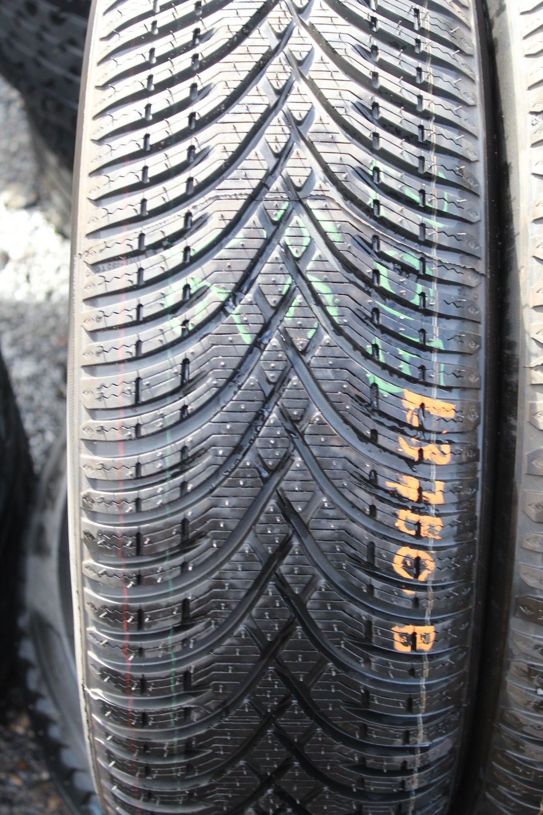 New 205 60 16 BFGoodrich, Winter, XL, M+S, 96H, x1 Tyre (F1_tyres) L3780