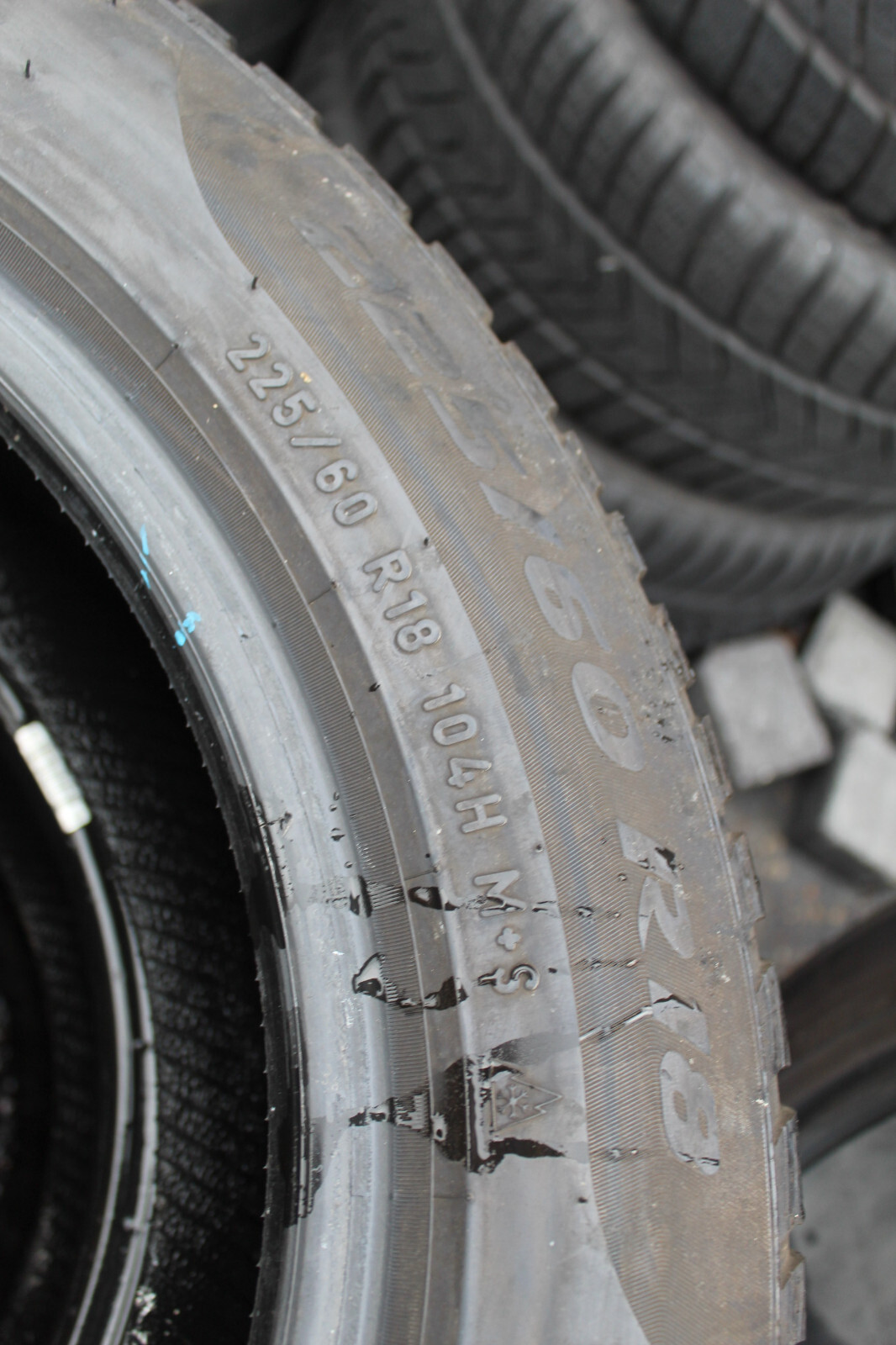 225 60 18 Pirelli, RunFlat, Winter, XL, 104H, x2 A Pair 5.5mm (F1_tyres) L1629