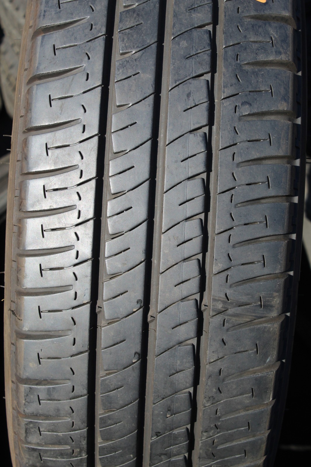 215 60 17C Michelin, Agilis, 109/107T x1 Single Tyre 8.5mm (F1_tyres) L3734
