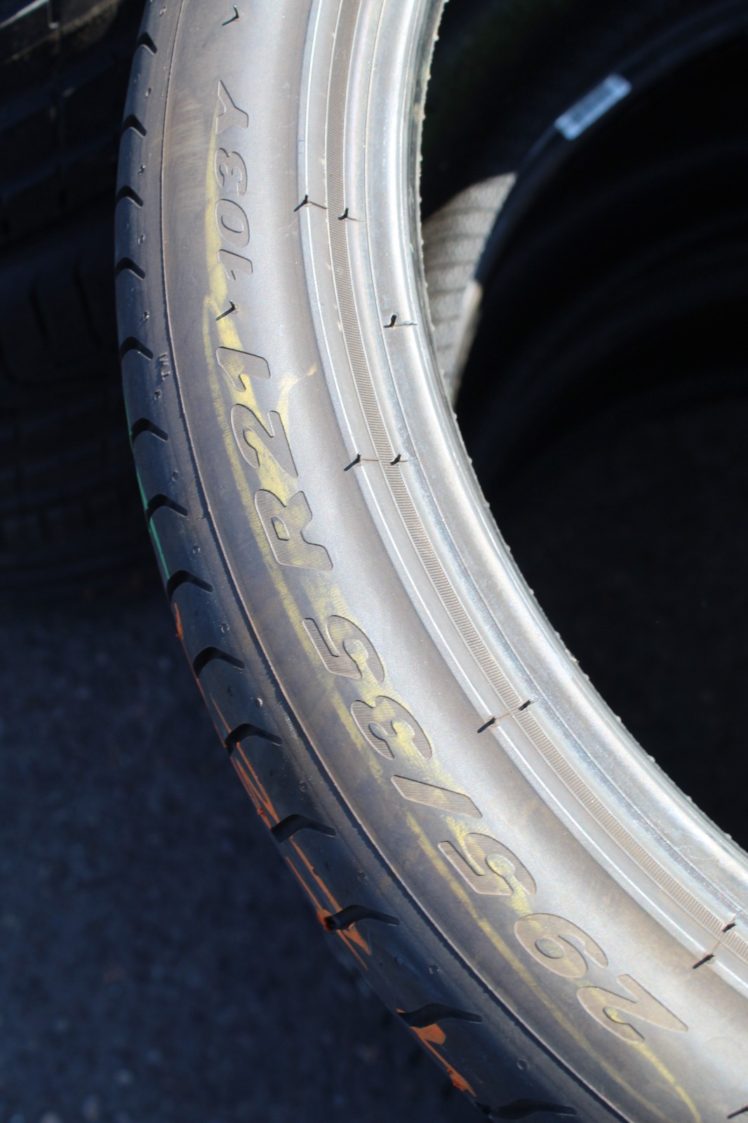 295 35 21 Pirelli, P Zero, N0, 103Y, x2 A Pair 5.8mm (F1_tyres) L3744