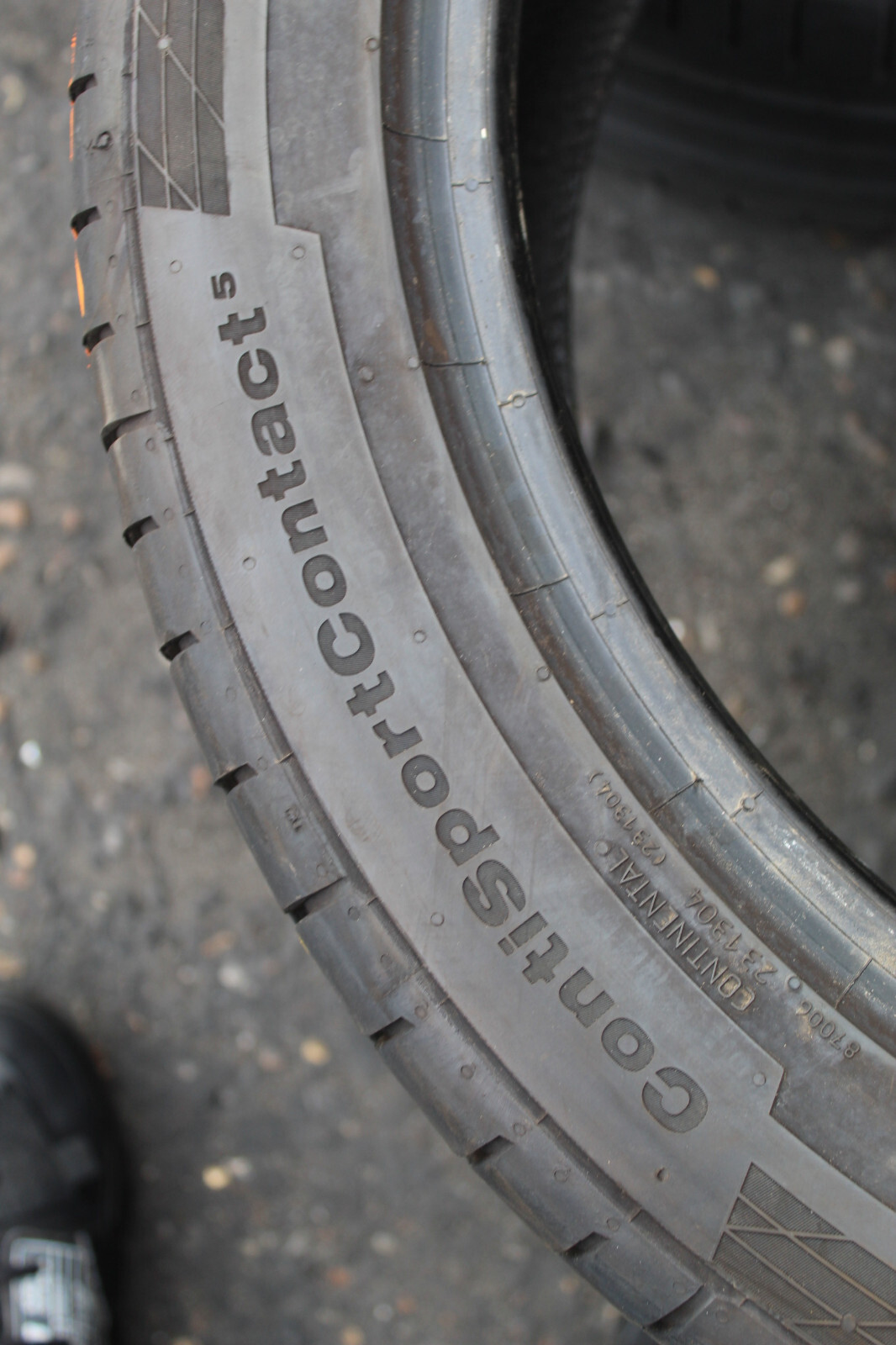 245 45 19 Continental, CSC 5, 98W, x1 Single Tyre 5.9mm (F1_tyres) L2836