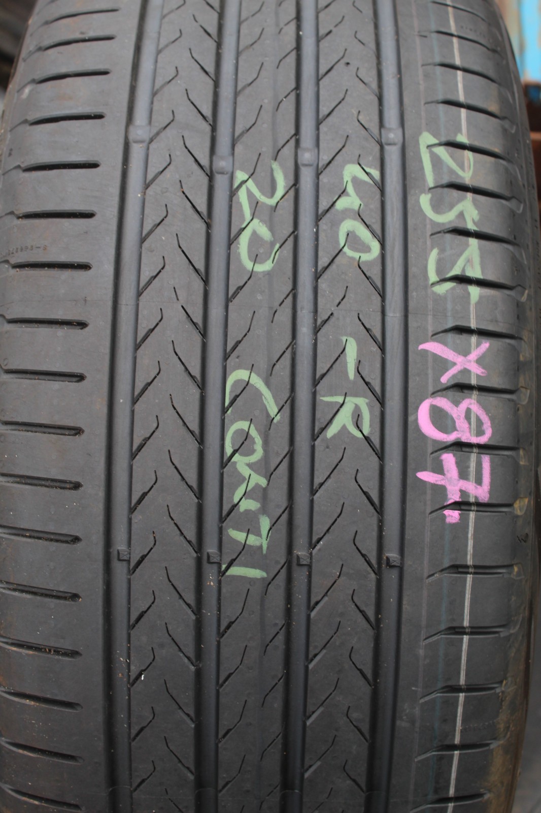255 40 20 Continental, Eco Contact 6, RO, 97V, x1 Tyre 5.5mm (F1_tyres) X87