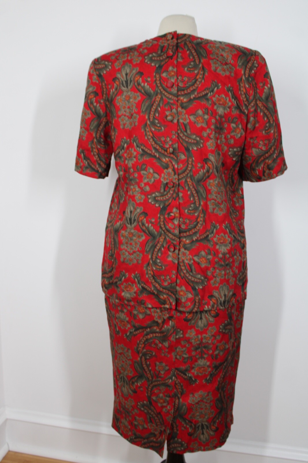 Vtg Evan Picone 10/12 Red Paisley 2-Piece Top Skirt Set Suit