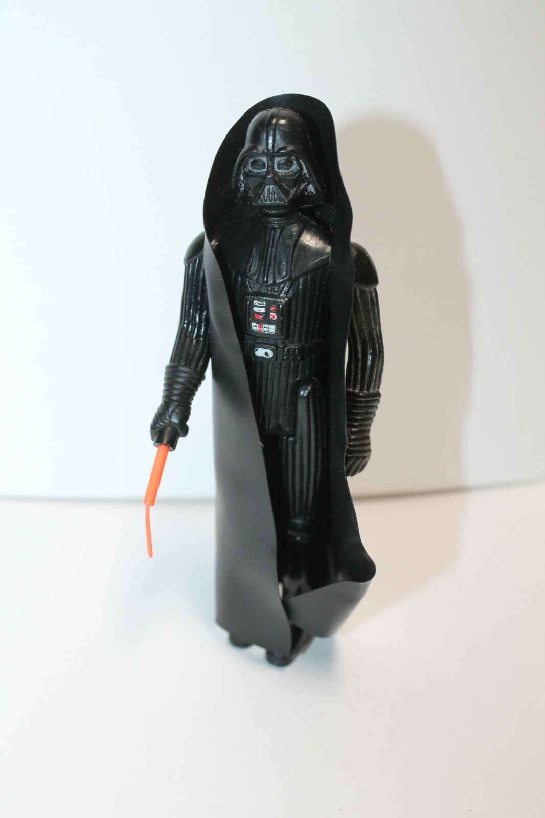 1977 Kenner Star Wars Darth Vader w/Lightsaber & Cape All