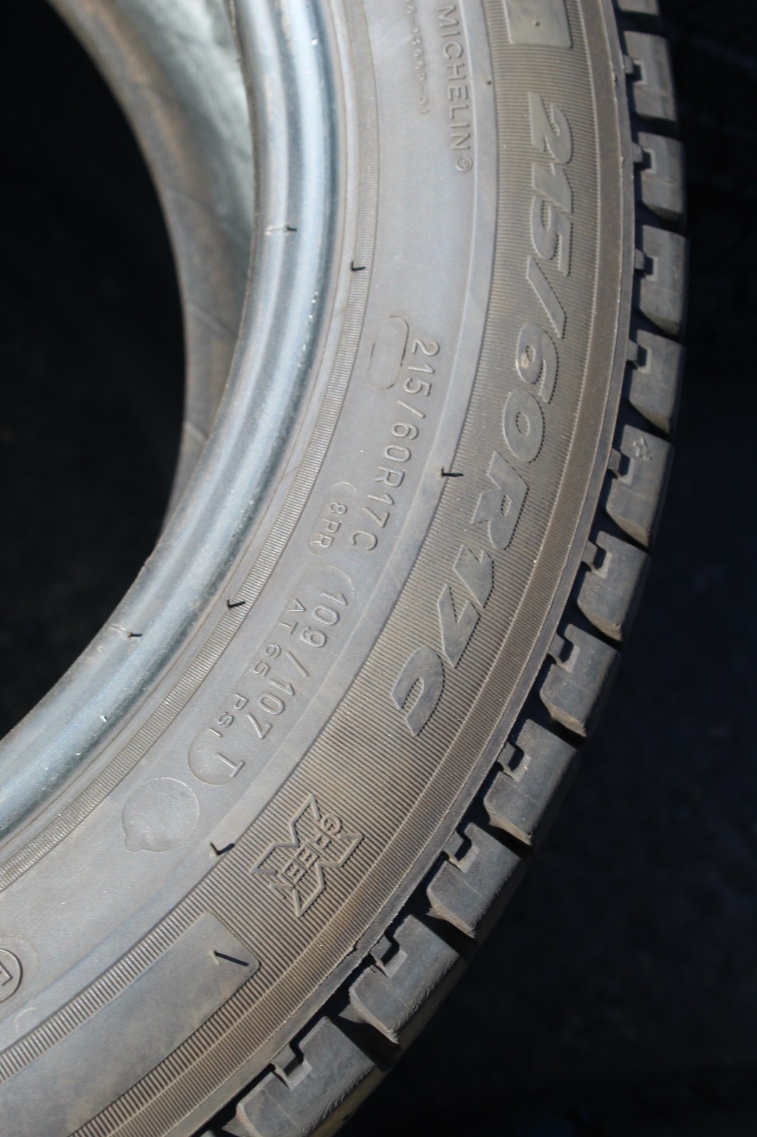 215 60 17C Michelin, Agilis, 109/107T x1 Single Tyre 8.5mm (F1_tyres) L3734