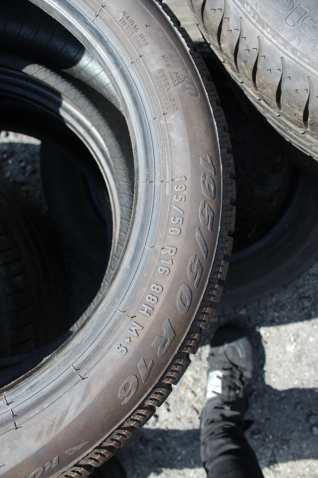 195 50 16 Pirelli, Winter, M+S, XL, 88H, x2 A Pair 8.0mm (F1_tyres) L2370
