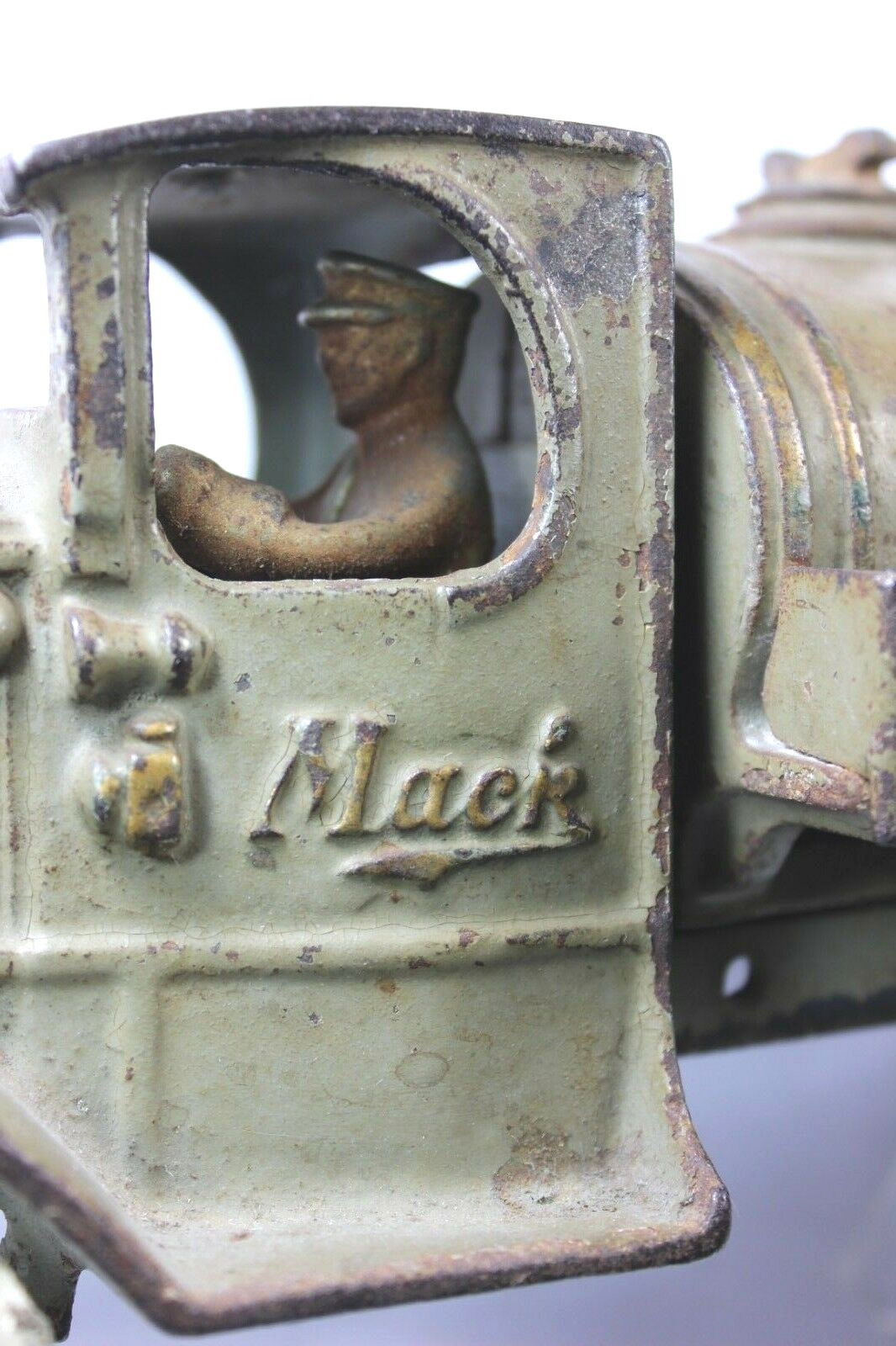 Authentic Arcade MACK Cast Iron AR152 GASOLINE Truck 13 1/4