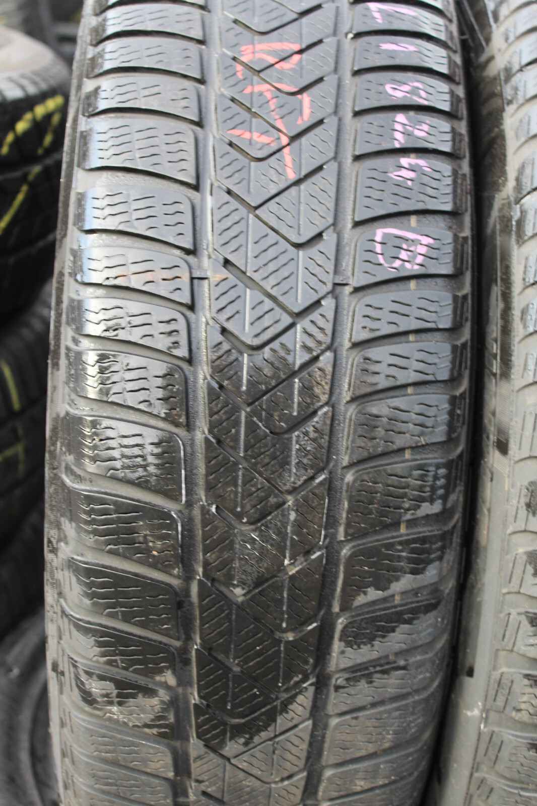 225 60 18 Pirelli, Winter, RunFlat, M+S, 104H, x2 A Pair 5.0mm (F1_tyres) L1824