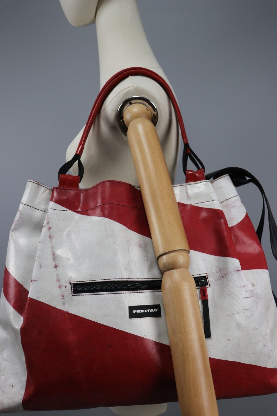 FREITAG F62 PEGGY SHOPER MESSENGER CLASSIC Crossbody Red FREITAG F62 PEGGY SHOPER MESSENGER CLASSIC Crossbody Red