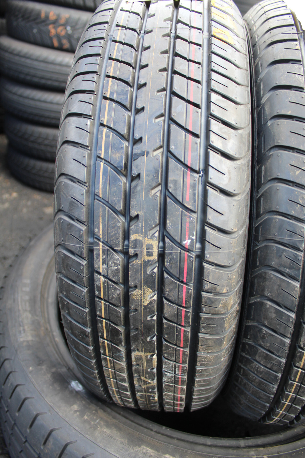 New 185 60 16 Dunlop, SP Sport 2030, 86H, x2 A Pair (F1_tyres) L857