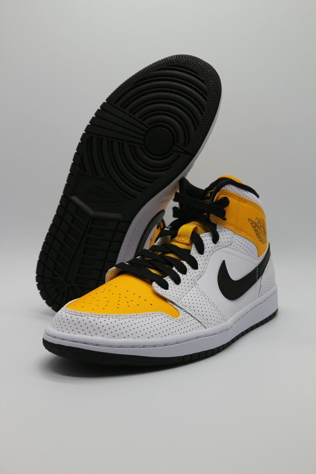 Nike Air Jordan 1 Mid Laser Orange (W 