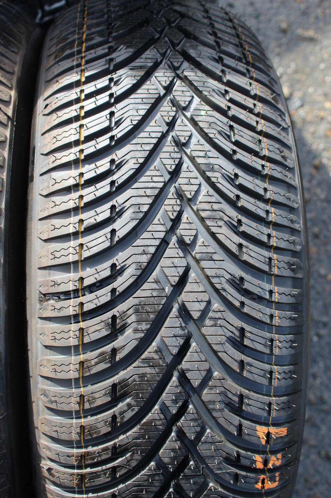 New 205 60 16 BFGoodrich, Winter, XL, M+S, 96H, x1 Tyre (F1_tyres) L3780