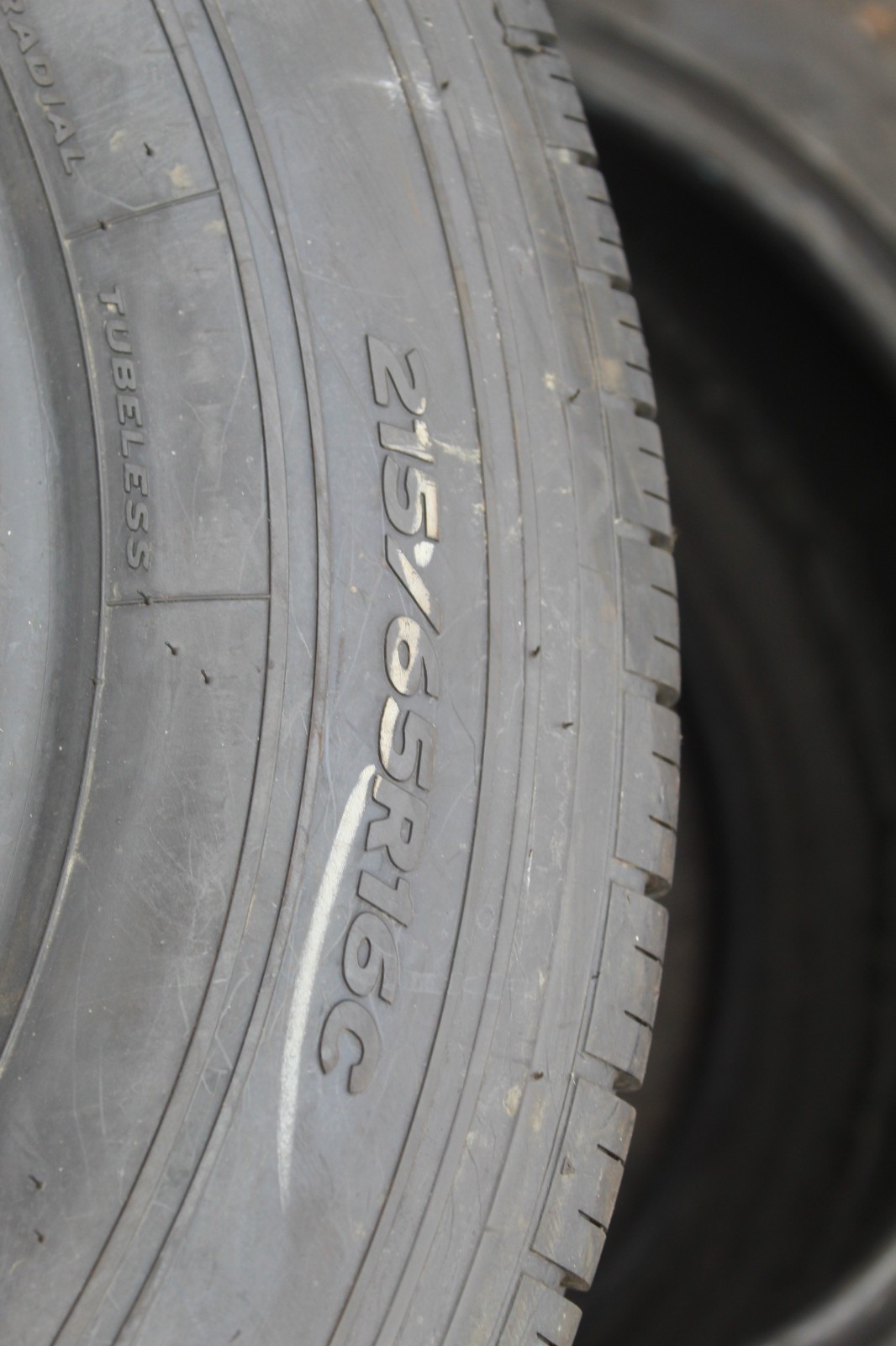 New 215 65 16C Hankook, Radial RA28E, 106/104T, x1 Tyre (F1_tyres) L3657