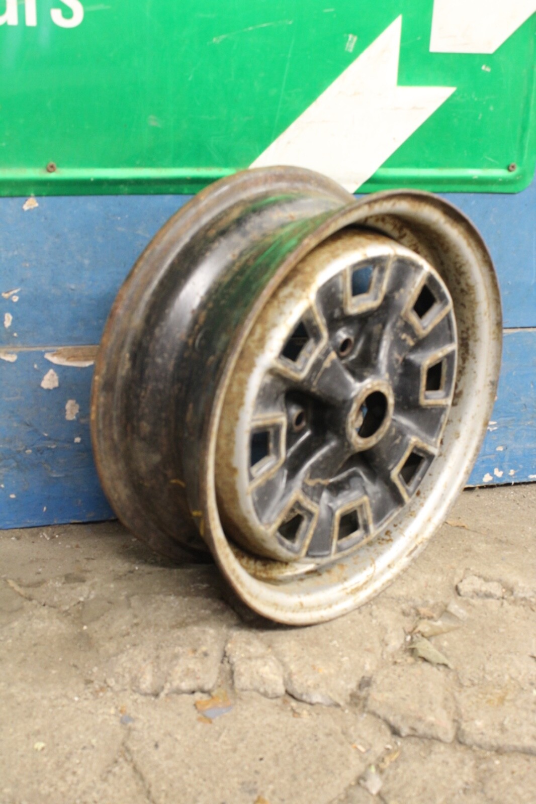 MG Midget Early Rostyle Wheel Rim OEM Original 13x5.5 Austin Healey Bugeye