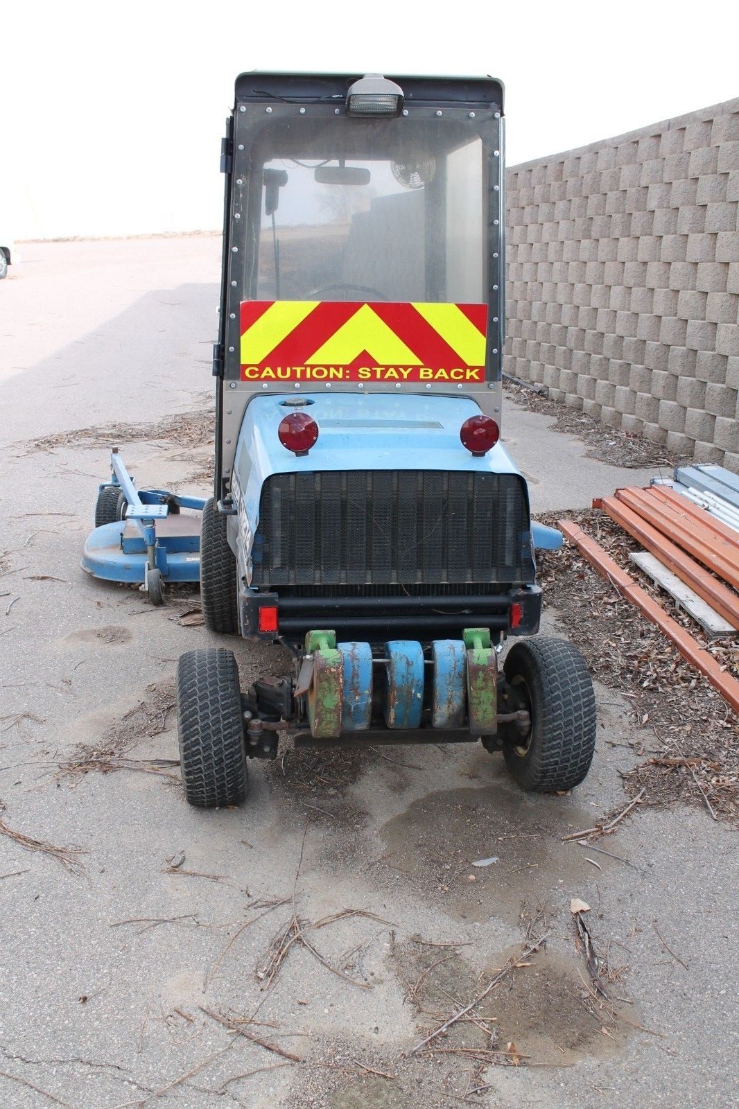 New Holland CM 274 mower blade and broom